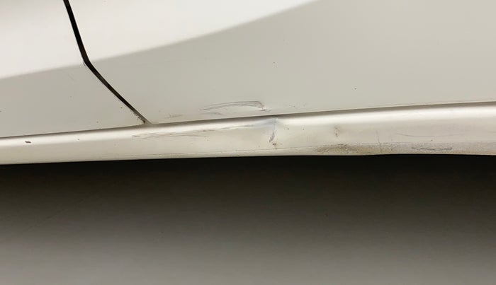 2012 Honda Brio V MT, Petrol, Manual, 91,495 km, Left running board - Slightly dented