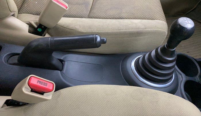 2012 Honda Brio V MT, Petrol, Manual, 91,495 km, Gear Lever