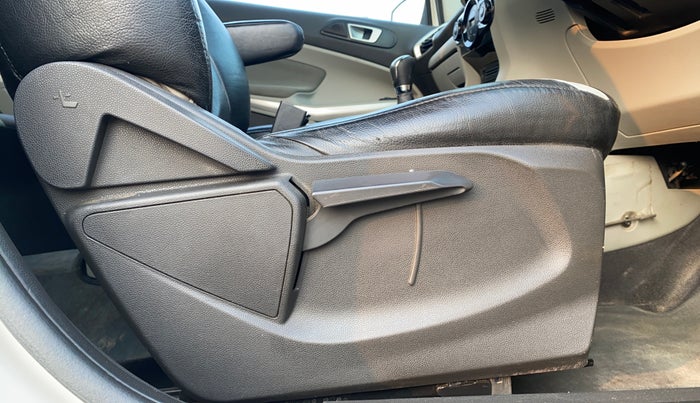2015 Ford Ecosport TITANIUM 1.5L DIESEL, Diesel, Manual, 72,641 km, Driver Side Adjustment Panel