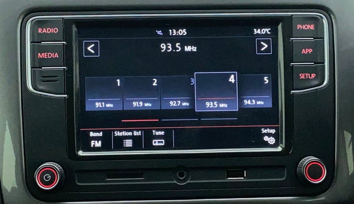2020 Volkswagen Polo HIGHLINE PLUS 1.0, Petrol, Manual, 22,825 km, Infotainment System