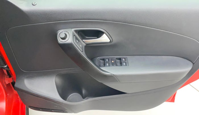2020 Volkswagen Polo HIGHLINE PLUS 1.0, Petrol, Manual, 22,825 km, Driver Side Door Panels Control