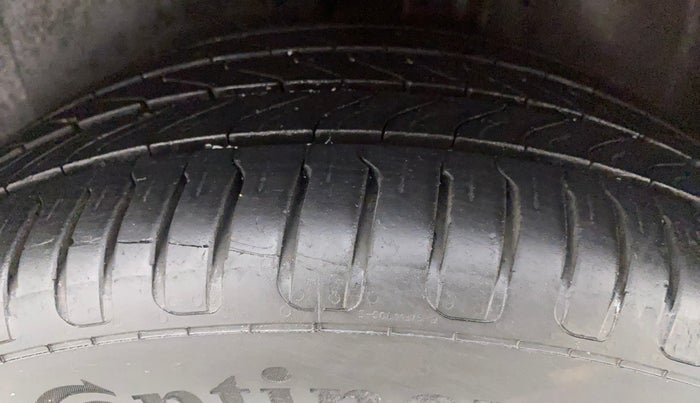 2020 Volkswagen Polo HIGHLINE PLUS 1.0, Petrol, Manual, 22,825 km, Left Rear Tyre Tread