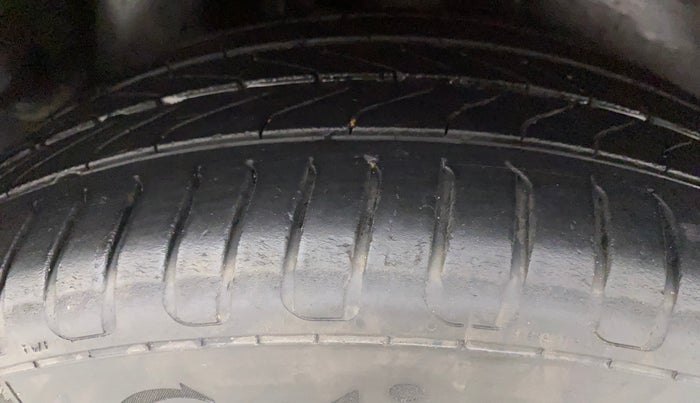 2020 Volkswagen Polo HIGHLINE PLUS 1.0, Petrol, Manual, 22,825 km, Right Rear Tyre Tread