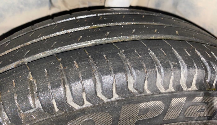 2022 Tata ALTROZ XE PLUS PETROL, Petrol, Manual, 49,079 km, Left Front Tyre Tread