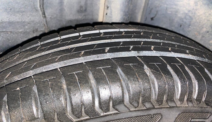 2022 Tata ALTROZ XE PLUS PETROL, Petrol, Manual, 49,079 km, Left Rear Tyre Tread