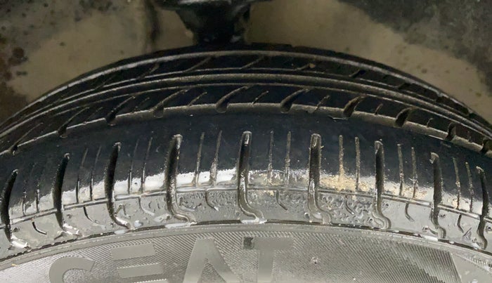 2012 Maruti Zen Estilo LXI CNG, CNG, Manual, 54,758 km, Right Front Tyre Tread