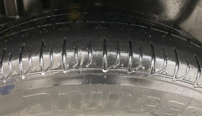 2016 Maruti Swift Dzire ZXI, Petrol, Manual, 96,441 km, Right Rear Tyre Tread