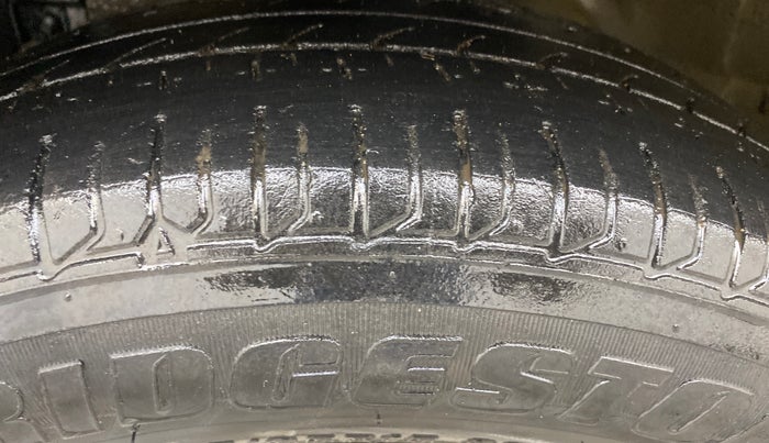 2016 Maruti Swift Dzire ZXI, Petrol, Manual, 96,441 km, Left Front Tyre Tread