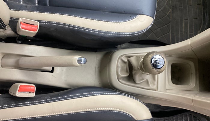 2016 Maruti Swift Dzire ZXI, Petrol, Manual, 96,441 km, Gear Lever