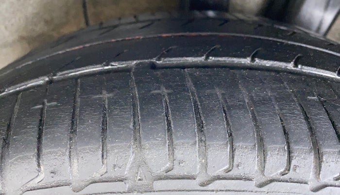 2014 Hyundai Xcent SX 1.2 OPT, Petrol, Manual, 77,647 km, Left Rear Tyre Tread