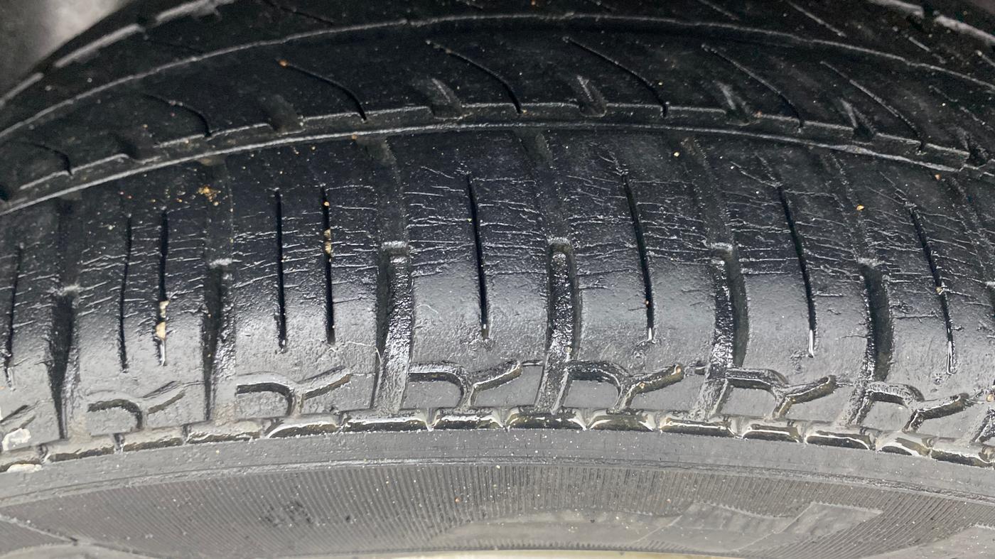 2015 Tata Nano TWIST XT, Petrol, Manual, 31,799 km, Right Rear Tyre Tread