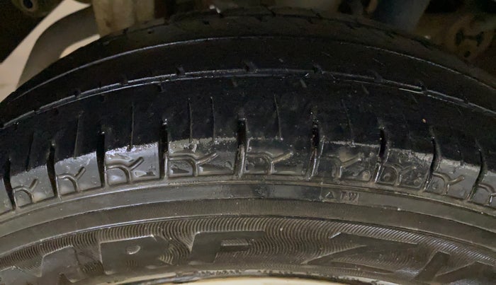 2015 Maruti Alto 800 LXI, Petrol, Manual, 74,458 km, Right Rear Tyre Tread
