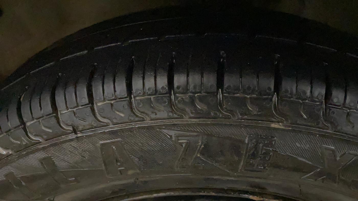 2015 Maruti Alto 800 LXI, Petrol, Manual, 74,501 km, Left Front Tyre Tread