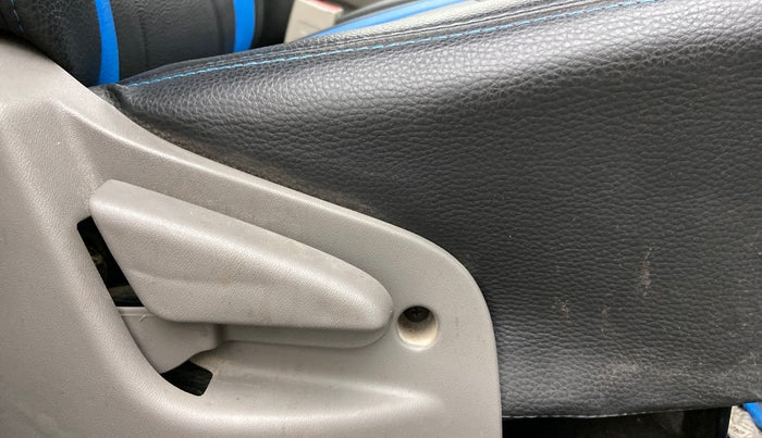 2017 Datsun Go T, Petrol, Manual, 33,298 km, Driver Side Adjustment Panel