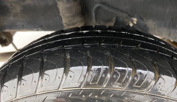 2017 Datsun Go T, Petrol, Manual, 33,298 km, Right Rear Tyre Tread