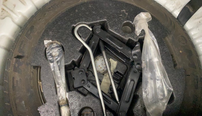 2021 Mahindra XUV300 W8 (O) 1.5 DIESEL, Diesel, Manual, 62,543 km, Spare Tyre