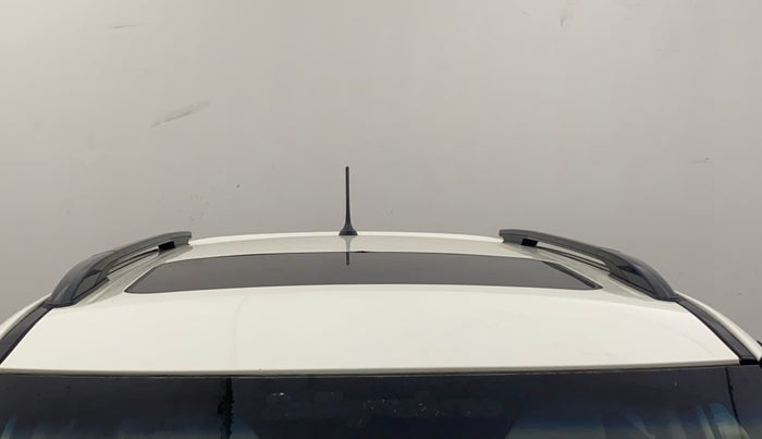 2021 Mahindra XUV300 W8 (O) 1.5 DIESEL, Diesel, Manual, 62,543 km, Moonroof/ Sunroof