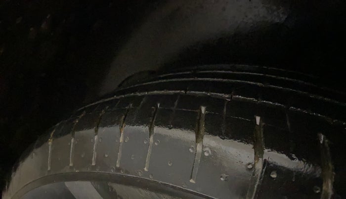 2017 Hyundai Creta E PLUS 1.6 PETROL, Petrol, Manual, 52,817 km, Left Rear Tyre Tread