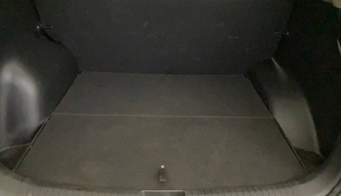 2017 Hyundai Creta E PLUS 1.6 PETROL, Petrol, Manual, 52,817 km, Boot Inside