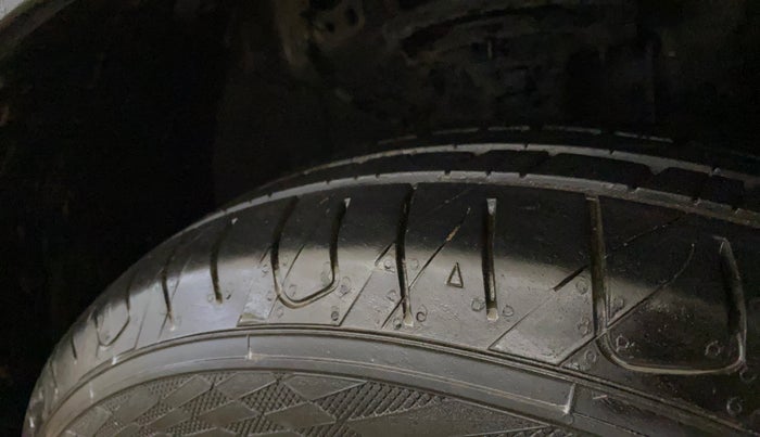 2017 Hyundai Creta E PLUS 1.6 PETROL, Petrol, Manual, 52,817 km, Right Front Tyre Tread