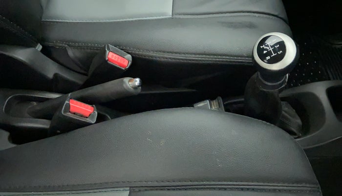 2016 Maruti Wagon R Stingray VXI, Petrol, Manual, 50,757 km, Gear Lever