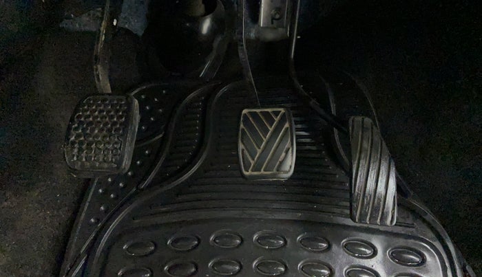 2016 Maruti Wagon R Stingray VXI, Petrol, Manual, 50,757 km, Pedals