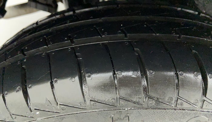 2016 Maruti Wagon R Stingray VXI, Petrol, Manual, 50,757 km, Right Rear Tyre Tread