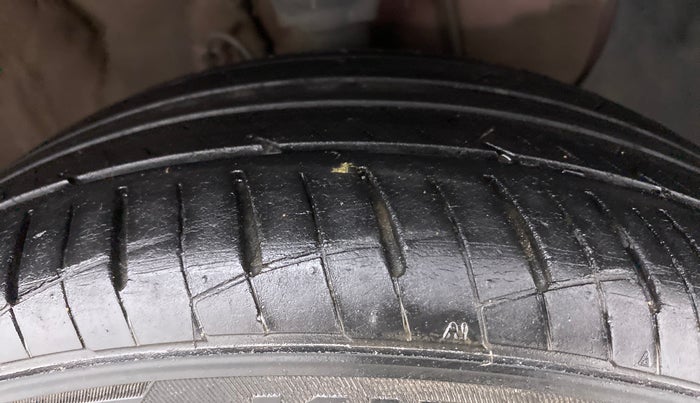 2019 Hyundai Elite i20 ASTA 1.2 (O), Petrol, Manual, 38,450 km, Right Front Tyre Tread