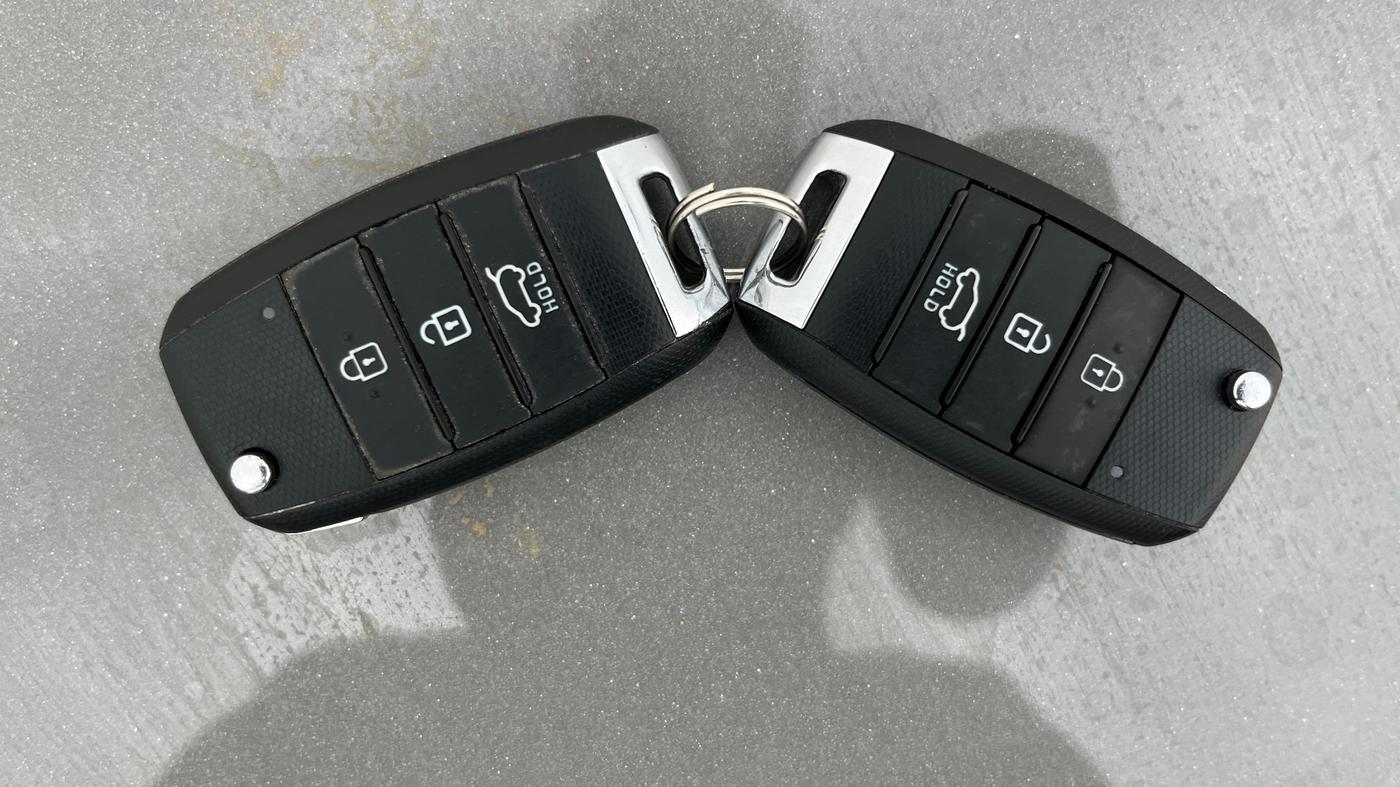 2022 KIA SONET HTK PLUS 1.2, Petrol, Manual, 32,170 km, Key Close Up