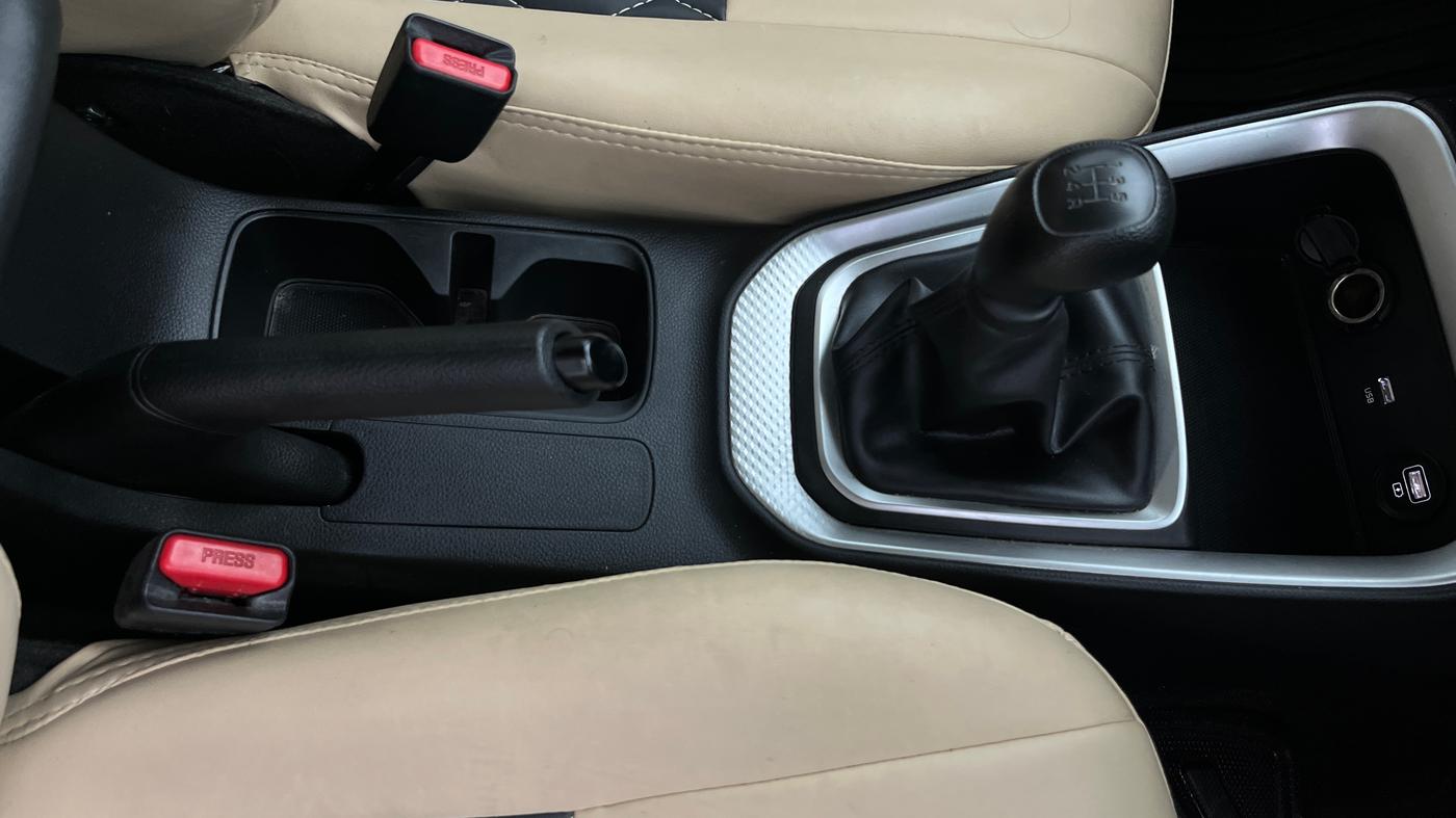 2022 KIA SONET HTK PLUS 1.2, Petrol, Manual, 32,170 km, Gear Lever
