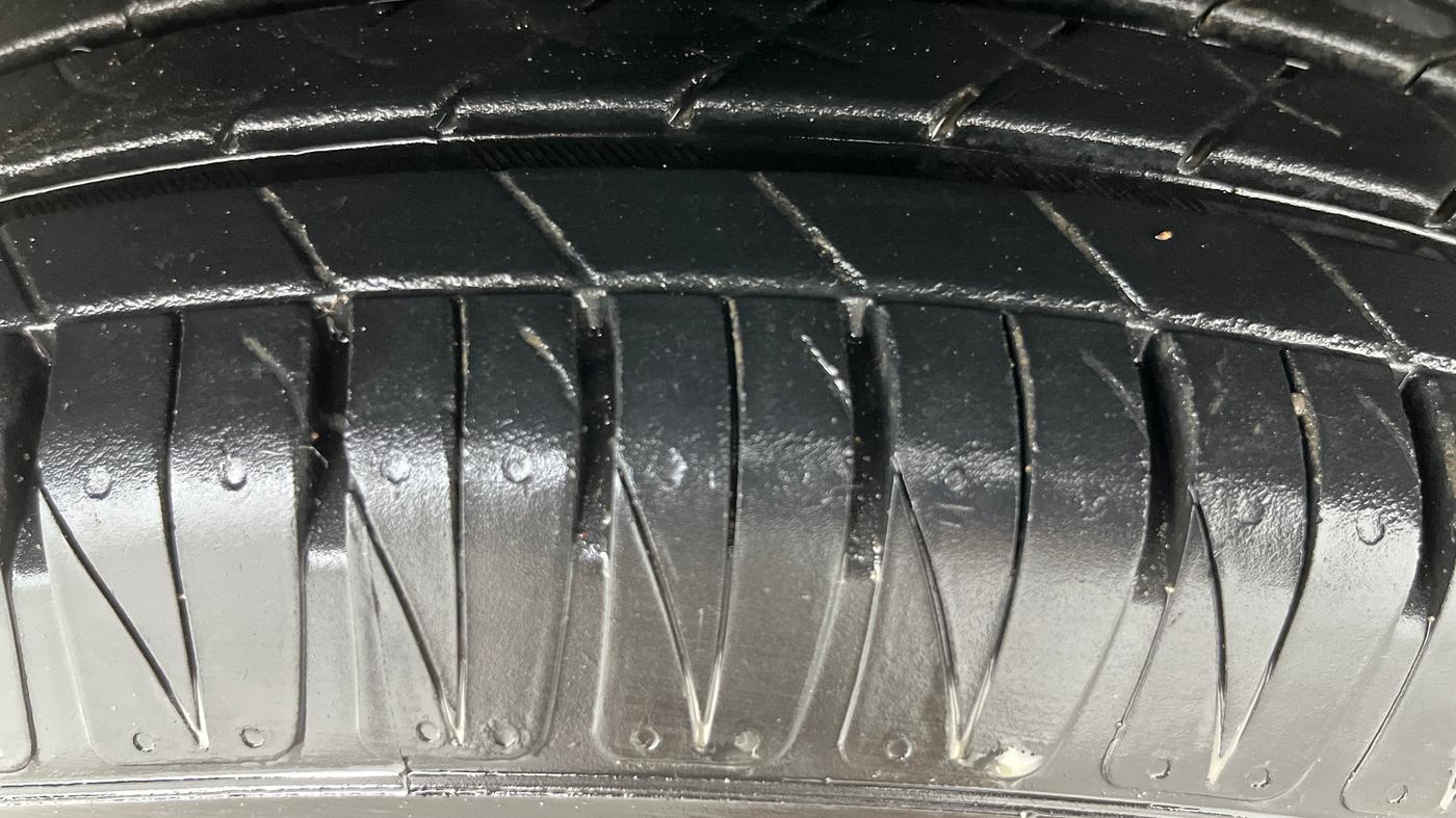 2022 KIA SONET HTK PLUS 1.2, Petrol, Manual, 32,170 km, Left Front Tyre Tread