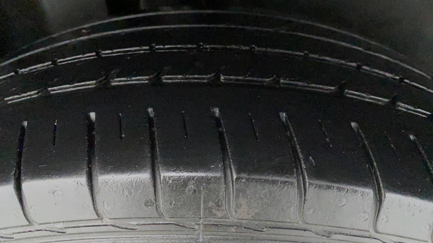2019 MG HECTOR SHARP DCT PETROL, Petrol, Automatic, 34,434 km, Right Front Tyre Tread