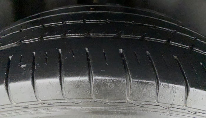 2019 MG HECTOR SHARP DCT PETROL, Petrol, Automatic, 34,434 km, Right Rear Tyre Tread