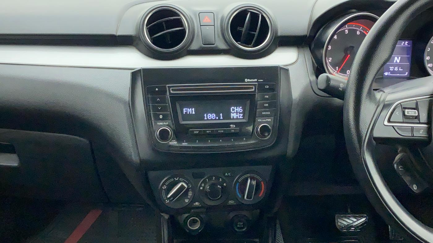 2018 Maruti Swift VXI AMT D, Petrol, Automatic, 70,210 km, Air Conditioner