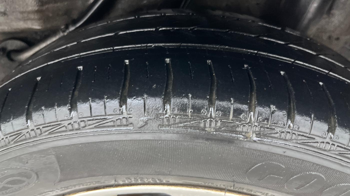 2015 Honda Amaze 1.2L I-VTEC VX AT, Petrol, Automatic, 86,211 km, Left Rear Tyre Tread