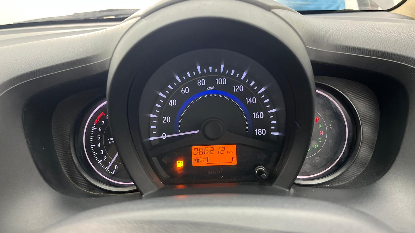 2015 Honda Amaze 1.2L I-VTEC VX AT, Petrol, Automatic, 86,211 km, Odometer Image