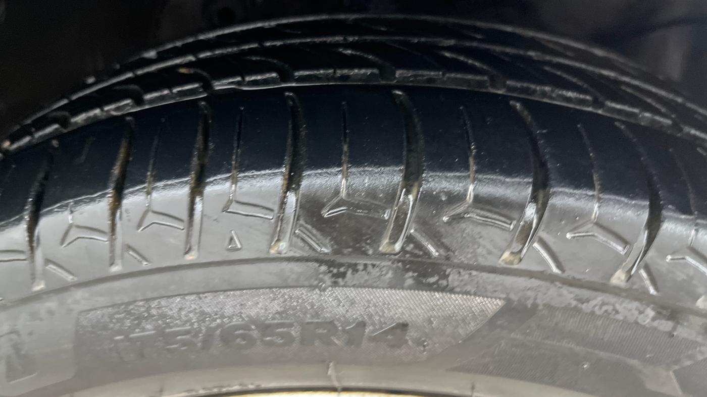 2015 Honda Amaze 1.2L I-VTEC VX AT, Petrol, Automatic, 86,211 km, Right Front Tyre Tread