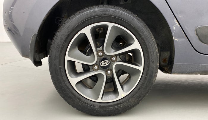 2017 Hyundai Grand i10 SPORTZ (O) 1.2 AT VTVT, Petrol, Automatic, 28,261 km, Right Rear Wheel