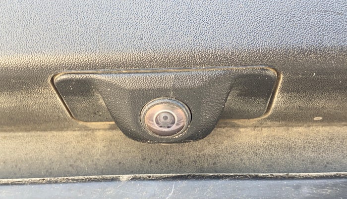 2024 Mahindra XUV 3XO AX5 1.2 L TCMPFI AT, Petrol, Automatic, 41,138 km, Parking Camera