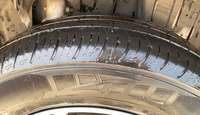 2024 Mahindra XUV 3XO AX5 1.2 L TCMPFI AT, Petrol, Automatic, 41,138 km, Left Rear Tyre Tread