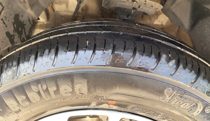 2024 Mahindra XUV 3XO AX5 1.2 L TCMPFI AT, Petrol, Automatic, 41,138 km, Left Front Tyre Tread