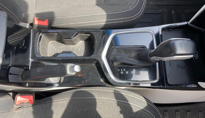 2024 Mahindra XUV 3XO AX5 1.2 L TCMPFI AT, Petrol, Automatic, 41,138 km, Gear Lever