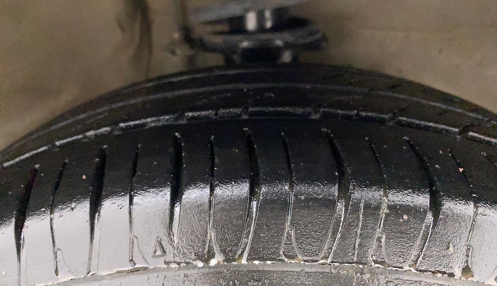 2013 Maruti Alto K10 VXI, Petrol, Manual, 70,121 km, Right Front Tyre Tread