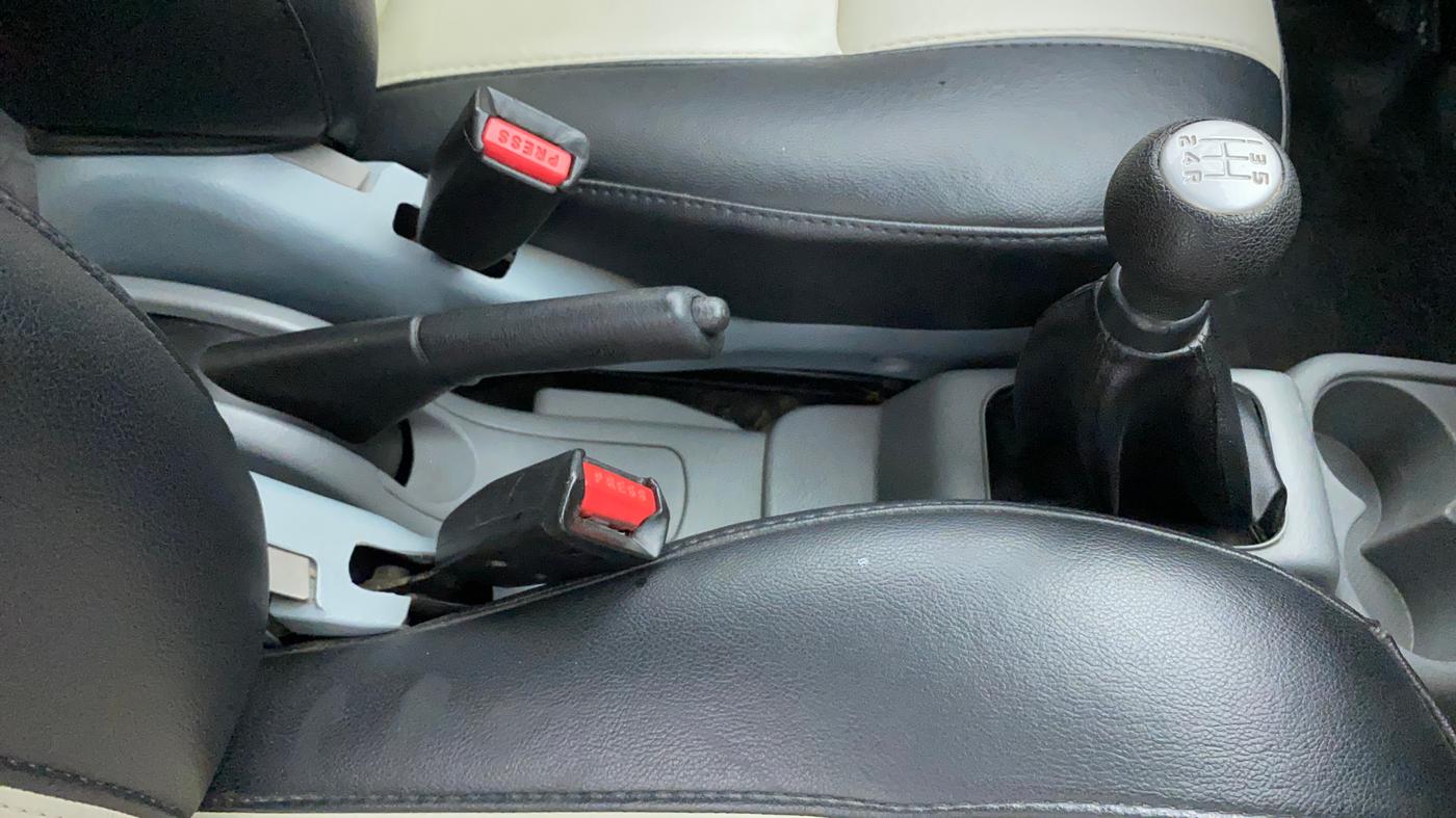 2013 Maruti Alto K10 VXI, Petrol, Manual, 70,121 km, Gear Lever