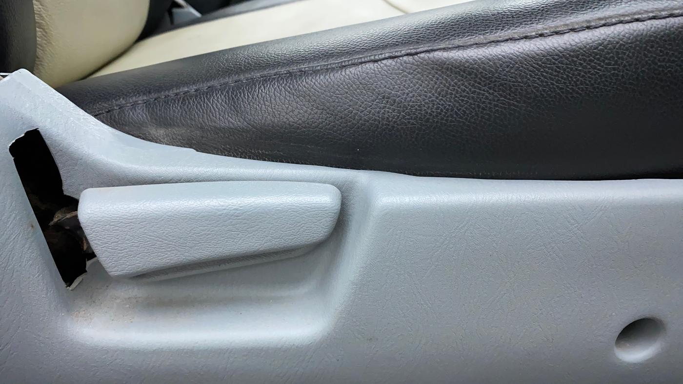2013 Maruti Alto K10 VXI, Petrol, Manual, 70,121 km, Driver Side Adjustment Panel