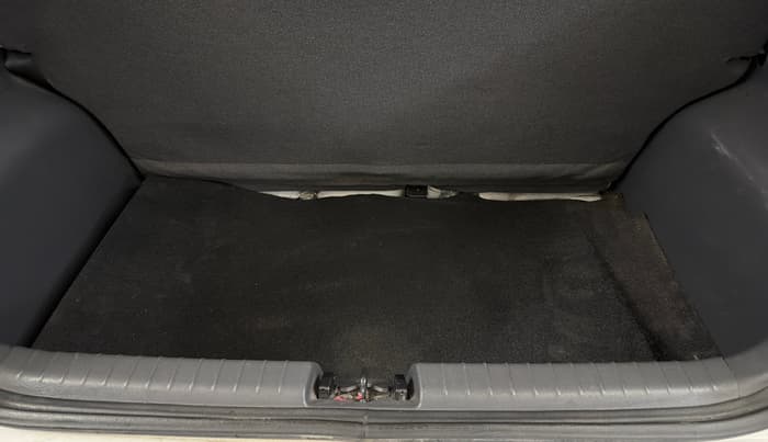 2024 Hyundai GRAND I10 NIOS ERA 1.2 KAPPA VTVT, Petrol, Manual, 16,568 km, Boot Inside