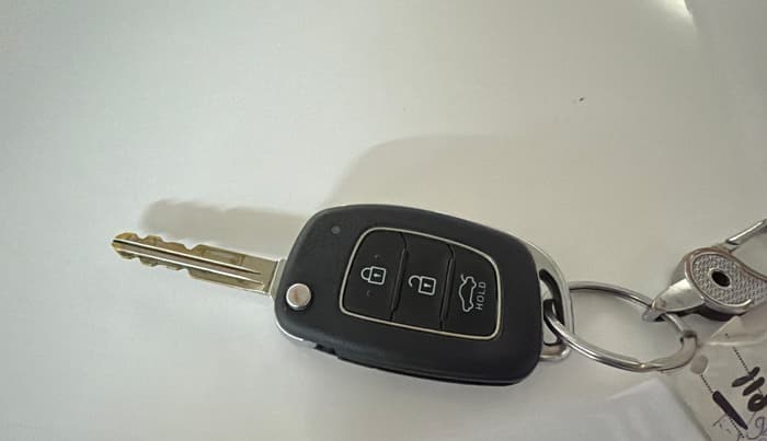 2024 Hyundai GRAND I10 NIOS ERA 1.2 KAPPA VTVT, Petrol, Manual, 16,568 km, Key Close Up