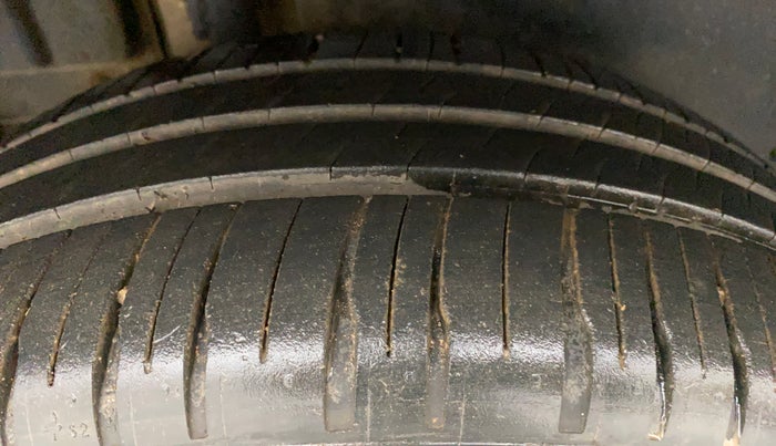 2012 Maruti Swift VXI, Petrol, Manual, 78,249 km, Right Rear Tyre Tread
