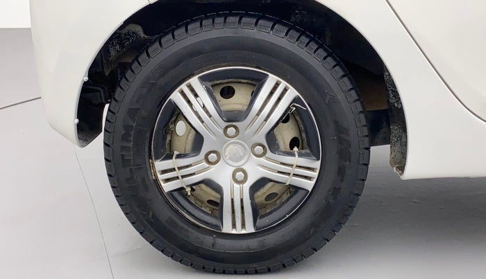 2013 Hyundai Eon ERA +, Petrol, Manual, 1,01,552 km, Right Rear Wheel