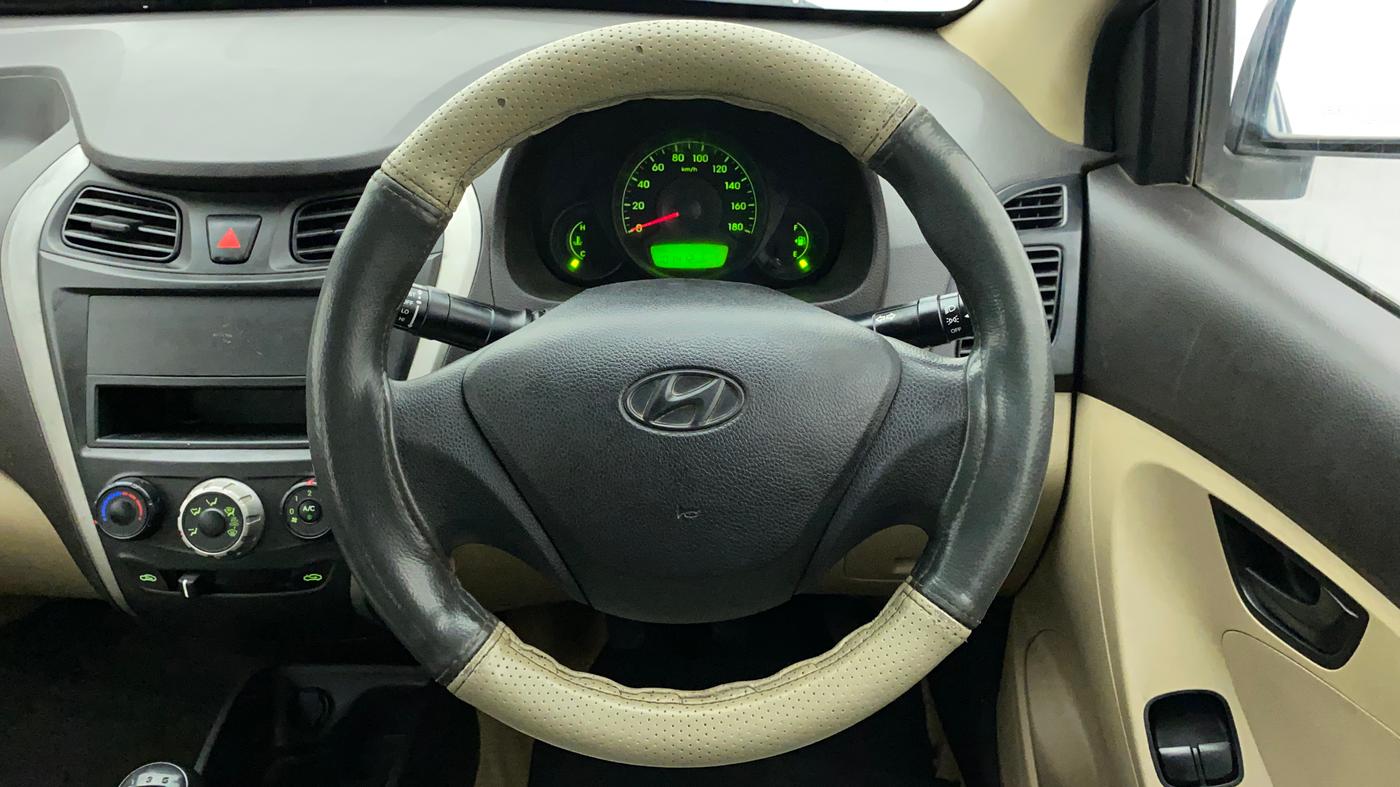 2013 Hyundai Eon ERA +, Petrol, Manual, 1,01,552 km, Steering Wheel Close Up